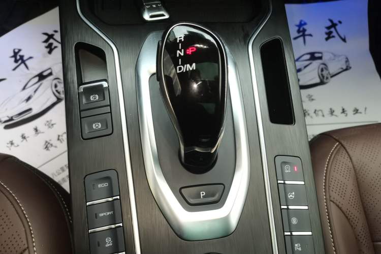 Used Wey VV6 2020 2.0T Two-Wheel Drive Smart Enjoyment+
