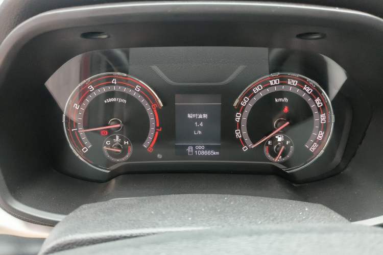 Used SAIC MAXUS T60 2017 2.4L Gasoline Manual Transmission Two-Wheel Drive High Ground Clearance Comfort Edition Standard Cabin
