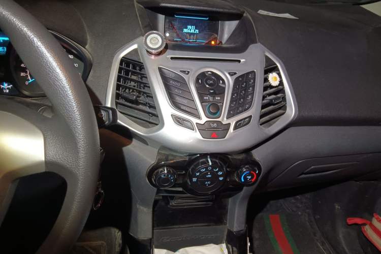 Used Ford EcoSport 2013 1.5L Manual Fashion Model Audio And AC Panel