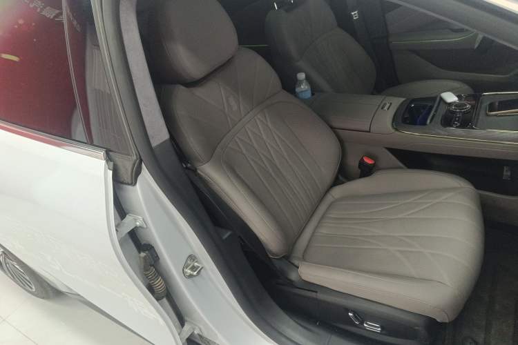 Used Geely Galaxy 8 2025 130km EM-i Flagship Edition
