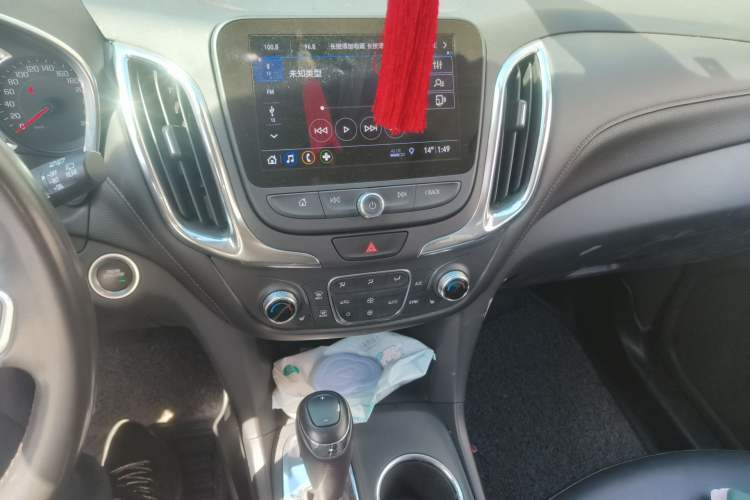 Used Chevrolet Equinox 2019 Redline 550T Automatic All-Wheel-Drive RS Model China VI Standard Audio And AC Panel