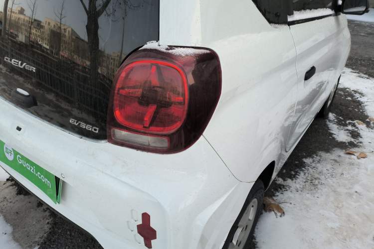 Used Roewe Clever 2021 302 km New Four-Seater Super-Efficient Version