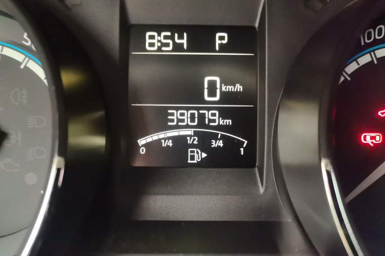 Used Skoda Kamiq 2021 1.5L Automatic Standard Edition Odometer Close Up