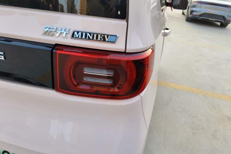 Used Wuling Hongguang MINIEV 2022 Macaron Premium Model – Lithium Iron Phosphate
