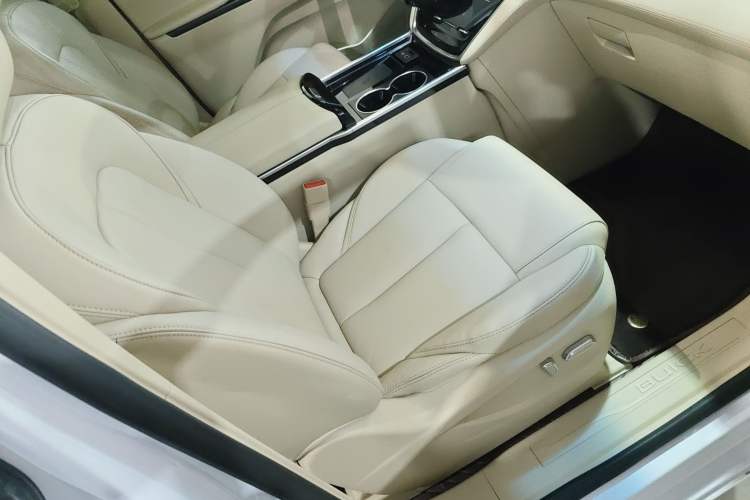 Used Buick GL8 2023 ES Lu Zun Deluxe Model