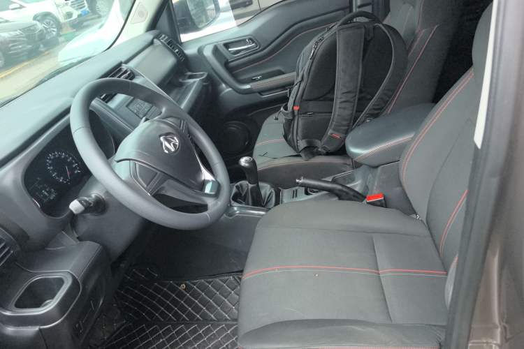 Used CHANGAN OSHAN X70A 2019 1.5L Manual Comfort Model China VI Standard Left Front Seat