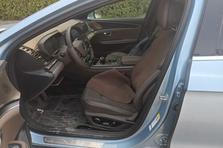 Used BYD Han 2023 DM-i Champion Edition 200KM Flagship Model
