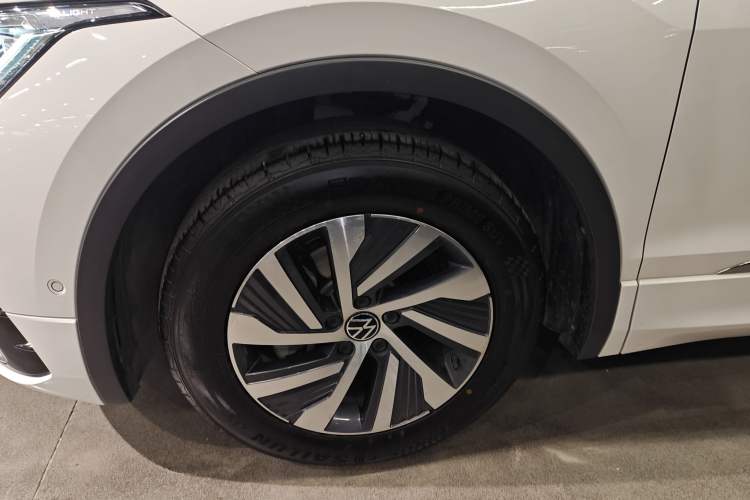 Used Volkswagen Tiguan L New Energy 2022 430 PHEV Plug-in Hybrid Flagship Edition Left Front Wheel Hub