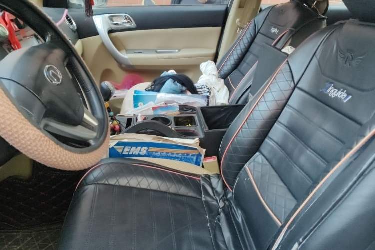 Used Haval H6 2011 Green Silence 2.0T Manual Two-Wheel Drive Urban Model