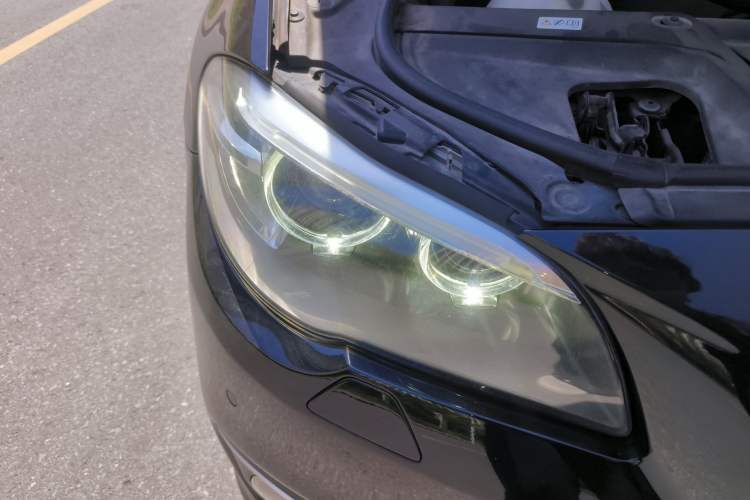 Used BMW 5 Series 2017 525Li Luxury Design Package Right Front Headlight