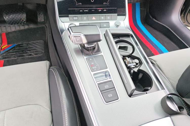 Used Audi A6L 2022 40 TFSI Luxury Dynamic Model Gear Lever