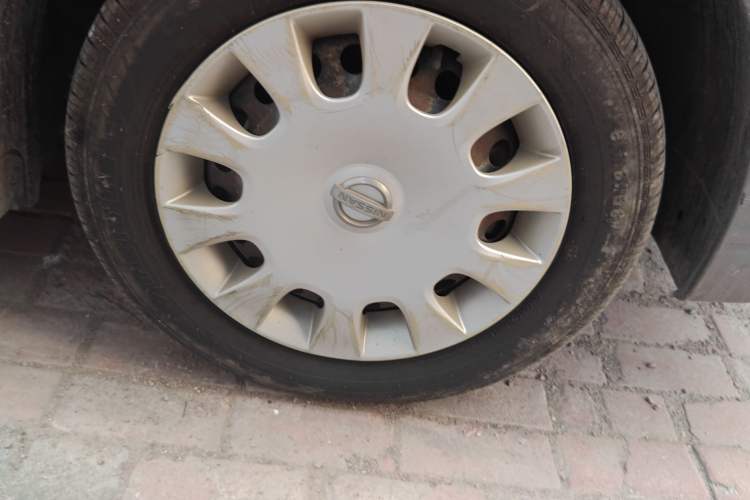 Used Nissan Sylphy 2012 Classic 1.6XE Manual Comfort Edition Right Front Wheel Hub