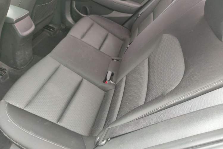 Used Hyundai Elantra (6th Generation / Lingdong) 2016 1.6L Automatic ZhiXuan – Elite Version Left Rear Seat