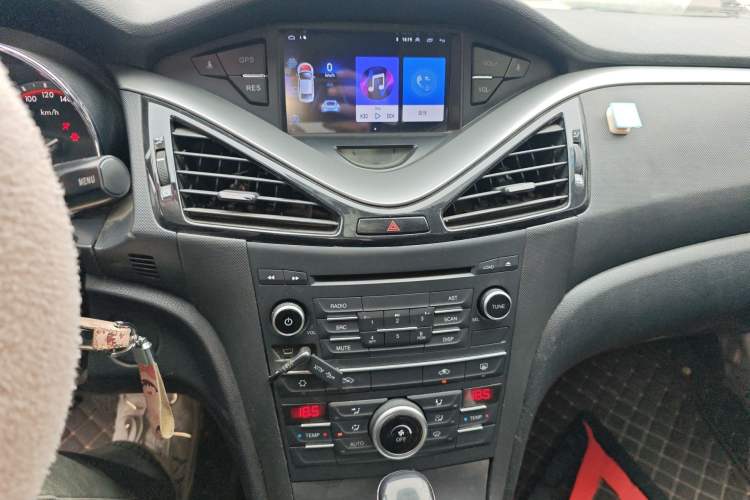 Used Bestune B70 2016 2.0L Automatic 10th Anniversary Edition Audio And AC Panel