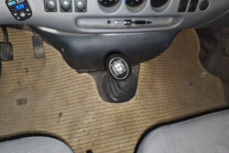 Used Ford Classic Transit 2015 2.8T Diesel Multi-Function Vehicle Short Wheelbase 6-Seater Mid-Roof Edition JX493ZLQ4