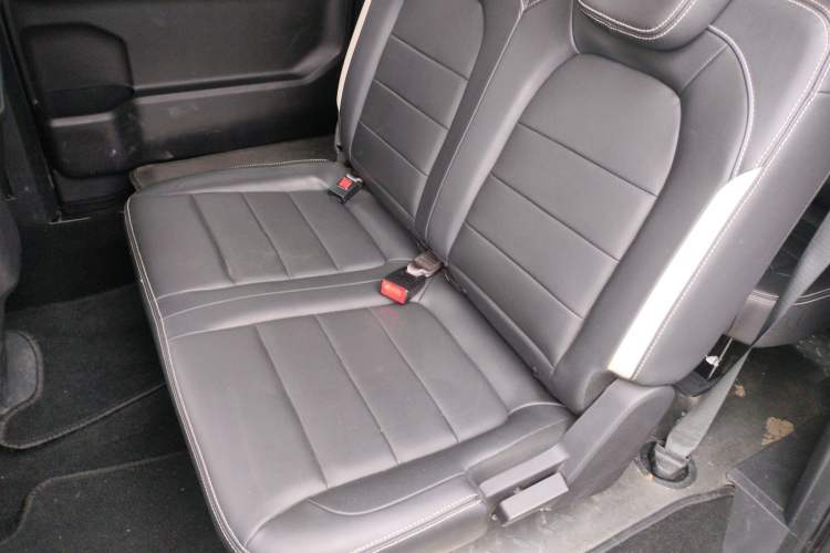 Used Wuling Zhengcheng 2021 1.5T Manual Luxury Version Left Rear Seat