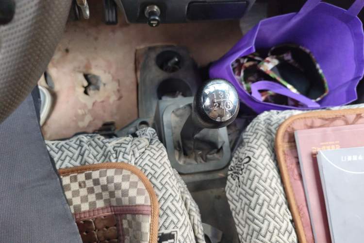 Used Dongfeng Xiaokang K07S 2015 1.2L Practical Version DK12-05 Gear Lever