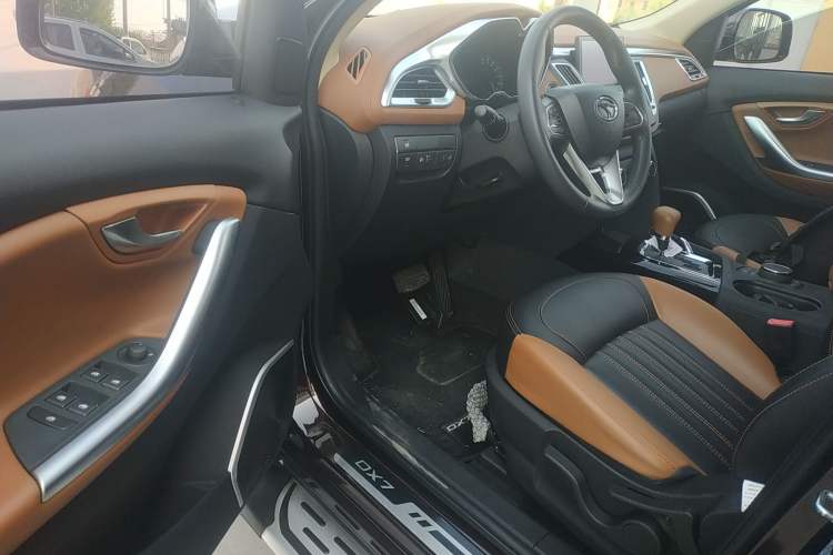 Used Soueast DX7 2015 1.5T Automatic Elite Model