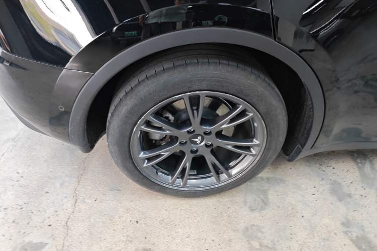 Used Tesla Model Y 2023 Rear-Wheel-Drive Version
