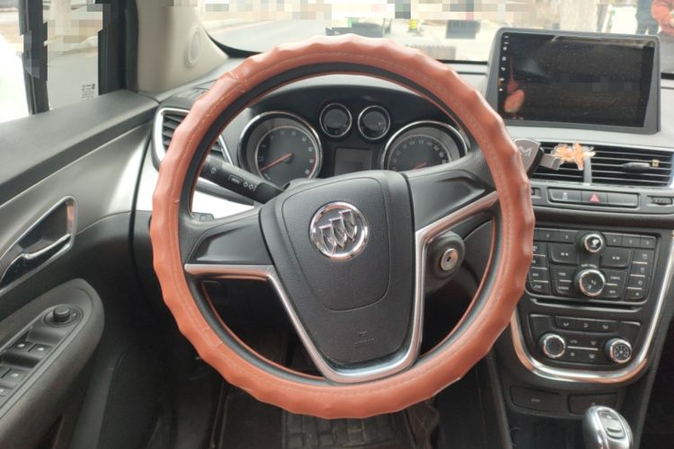 Used Buick Encore 2015 1.4T Automatic Two-Wheel Drive Urban Elite Version Steering Wheel