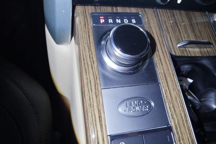 Used Land Rover Range 2019 3.0 SCV6 Legacy Edition Gear Lever