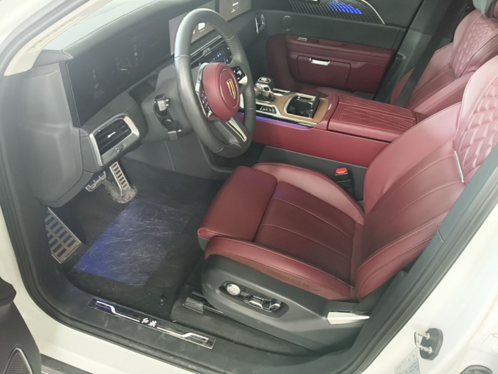 Hongqi E-HS9 2022 660 km Range Flagway Edition Six Seats — снимка 20