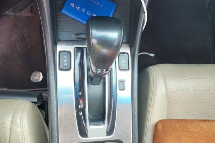 Used Honda Jade 2013 1.8L CVT Luxury Edition 5 seats