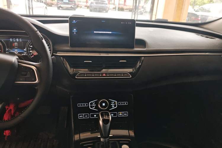 Used Hongqi H5 2019 30TD Dynamic Edition Audio And AC Panel