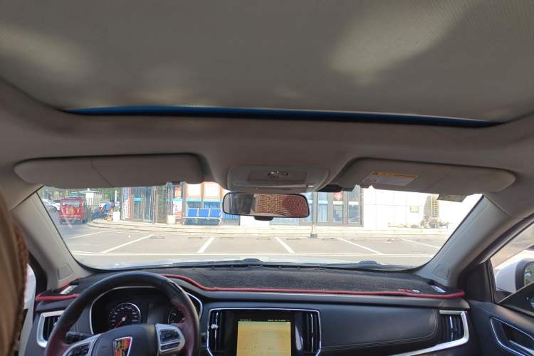 Used Roewe RX5 2016 20T Two-Wheel Drive Automatic Internet Smart Edition
