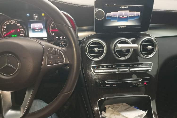 Used Mercedes-Benz GLC 2017 GLC 260 4MATIC Luxury Model
