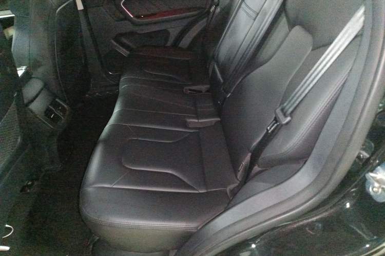 Used Haval H6 2017 Red Label 2.0T Automatic Two-Wheel Drive ZhiShang Model