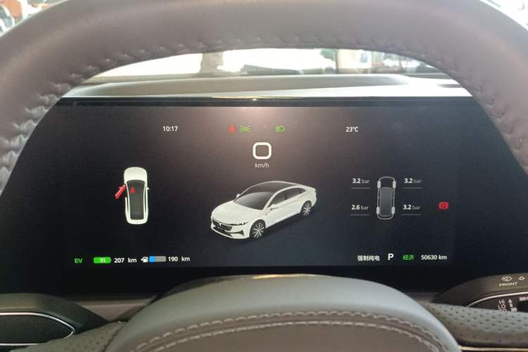 Used VOYAH PASSION 2024 PHEV Four-Wheel Drive Ultra-Long Range Flagship Model Instrument Cluster