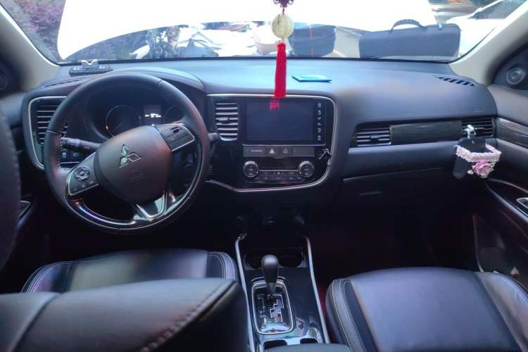 Used Mitsubishi Outlander 2020 2.0L Two-Wheel Drive Enjoyment Version 5 Seats

