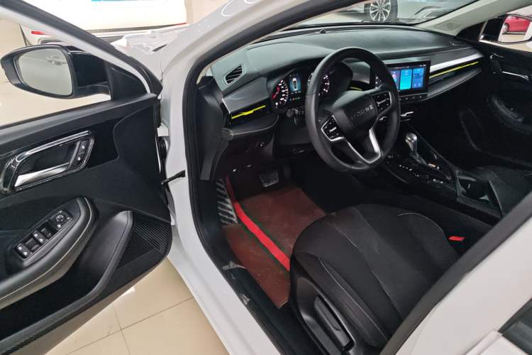 Used Roewe i5 2021 1.5L CVT Platinum Edition