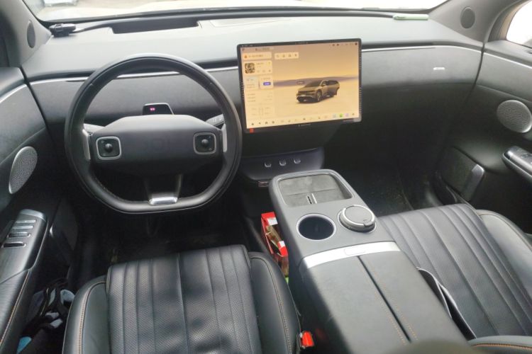 Used CHANGAN NEVO E07 2026 Model Pure Electric Four-Wheel Drive 90kWh Dacheng Edition Center Console