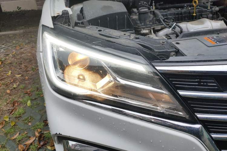 Used Roewe i5 2019 1.5L Manual 4G Connectable Langhao Edition Right Front Headlight