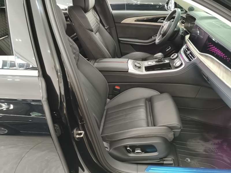 Used Hongqi H9 2022 2.0T Smart Connect Flagship Edition – Chinese Trim Chang — 24