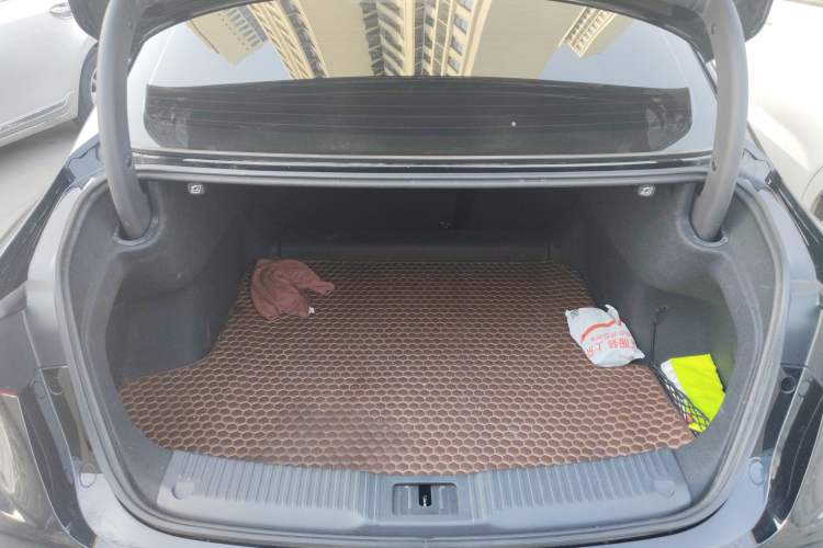 Used Hongqi H5 2024 2.0T Automatic Smart Connect Flagship Edition
