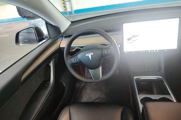 Used Tesla Model Y 2021 Long-Range All-Wheel-Drive Version