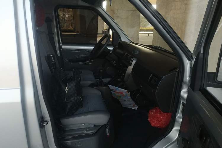 Used Wuling Rongguang Small Truck 2023 1.5L Single-Row LAR