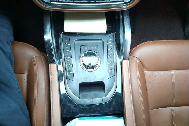 Used Zotye T700 2017 1.8T Dual-Clutch Luxury Model
