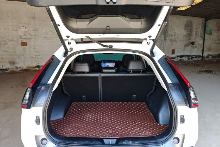 Used GAC Trumpchi EMKOO 2022 1.5T Supernova Pro Edition Trunk