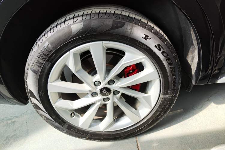 Used Audi Q5L 2022 Updated 40T Luxury Dynamic Edition Right Rear Wheel Hub