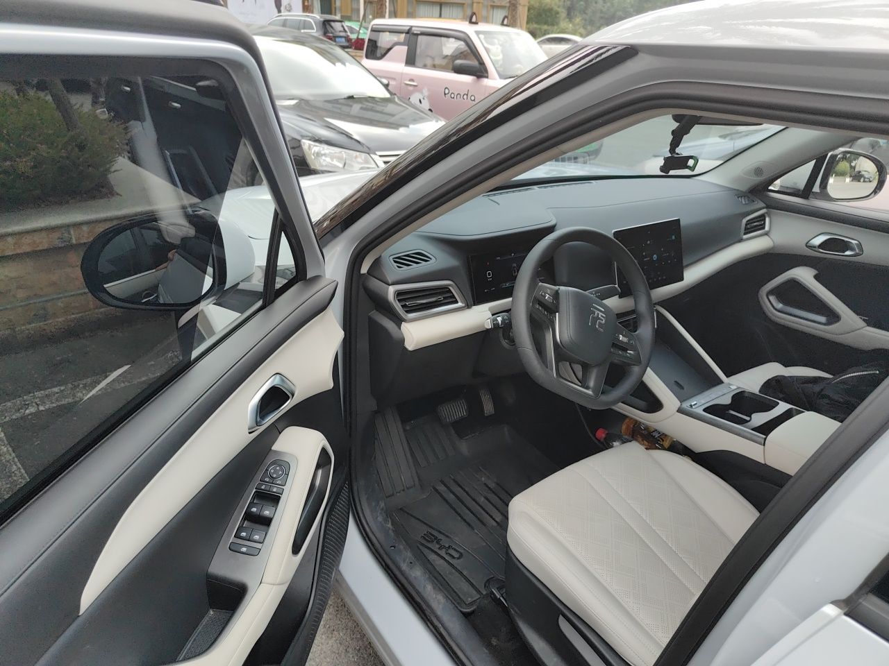 BYD Yuan UP 2025 Model 301KM Leading Version — снимка 13