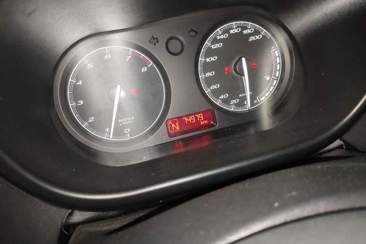 Used MG 3 2011 1.5L AMT Elite Edition Odometer Close Up