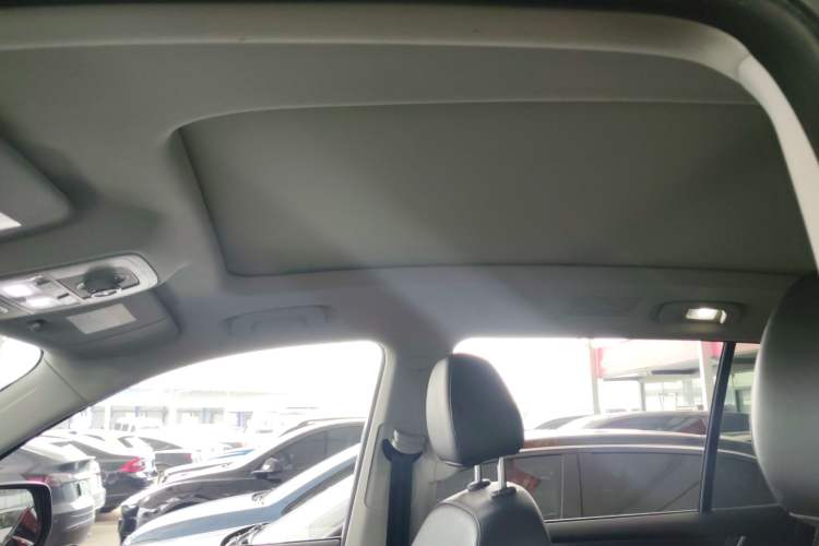 Used Roewe RX8 2018 30T Smart Connectivity All-Wheel Drive Supreme Edition