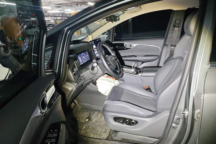 Used AION V 2023 Plus 70 Smart Tech Edition Lithium Iron Phosphate Left Front Seat