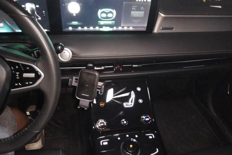 Used NETA U 2022 Zhi400 Pro Ternary Lithium Audio And AC Panel