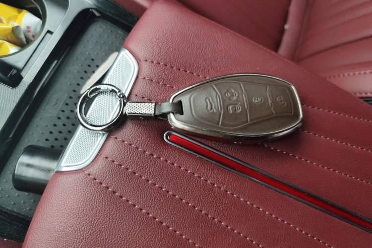 Used Hongqi H5 2025 2.0T Automatic Flag Edition – 500 000 Units Commemorative Version Vehicle Key