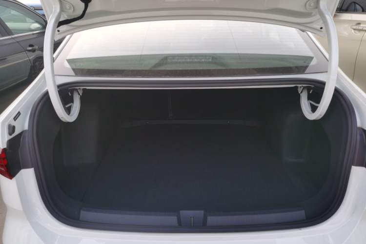 Used Volkswagen Lavida 2026 Pro 300TSI Starry Zhi Yi Edition Trunk